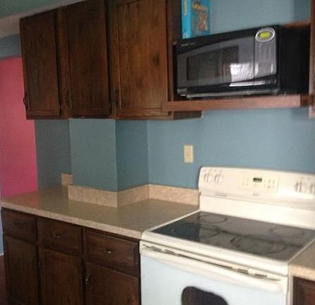 3rd image of 22 Colfax St