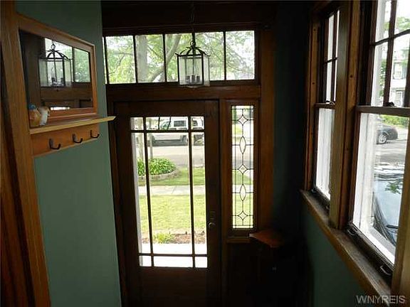 4th image of 136 Mang Ave