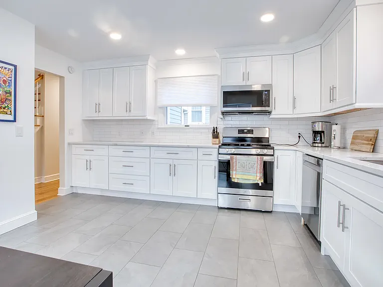 32 Seminary St #2 — Photo 9