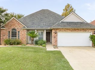 107 Tulip Tree Ln, Broussard, LA 70518