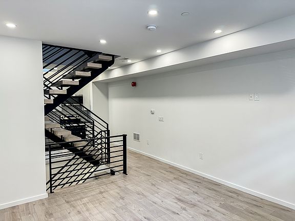 3rd image of 1440A N Philip St
