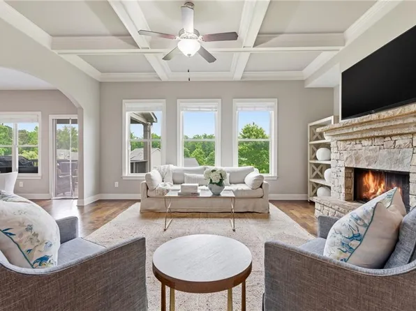 4010 Pinebrook Cir, Cumming, GA 30028