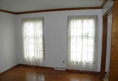 3rd image of 712 Cherry Valley Dr