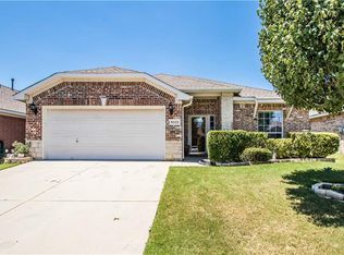 8533 Prairie Fire Dr, Fort Worth, TX 76131