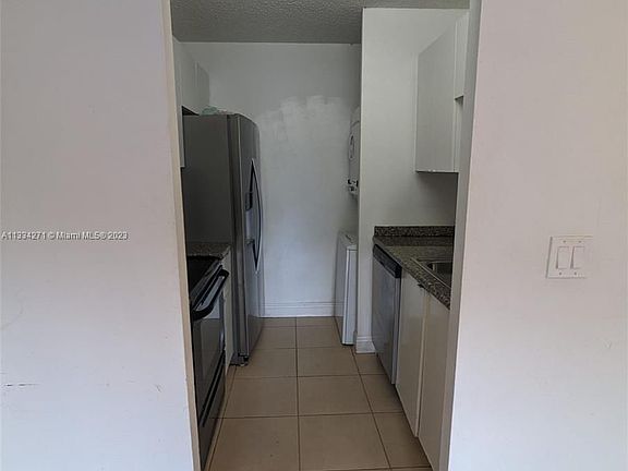 5th image of 10196 Twin Lakes Dr #14