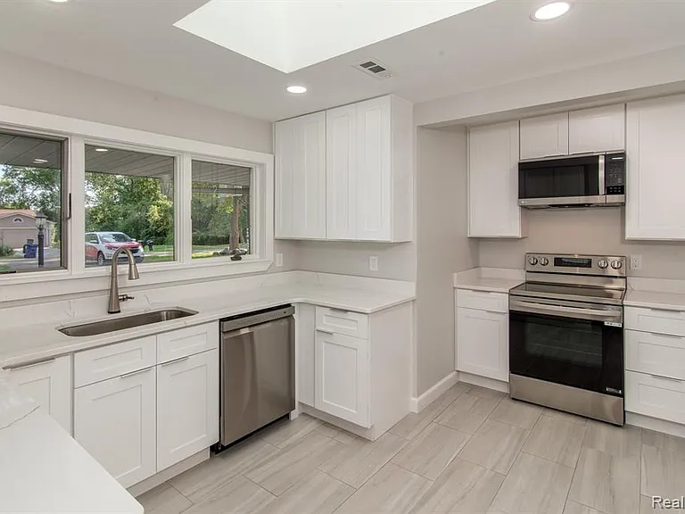 2800 Acorn Rd — Photo 4