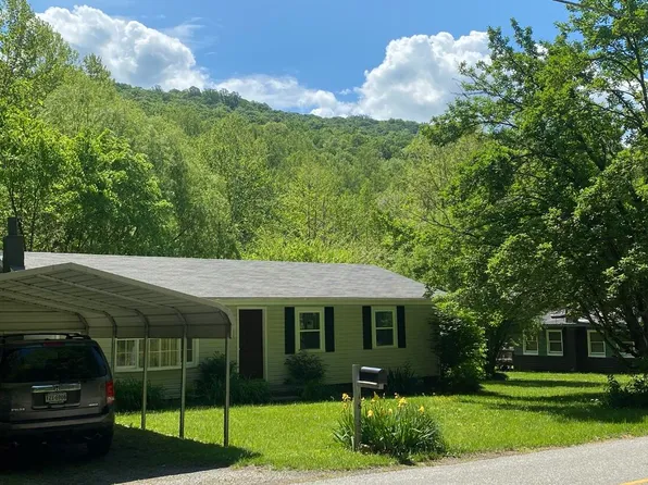 1615 Dolly Ann Dr, Covington, VA 24426