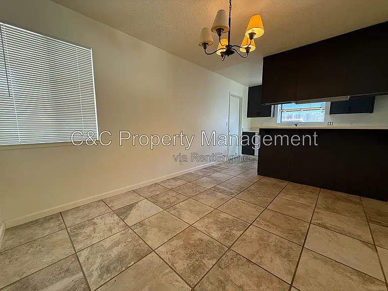 938 Estrada Ct — Photo 7