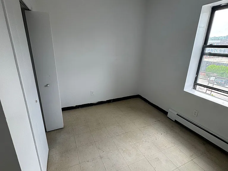 142 Orchard St #2R — Photo 9