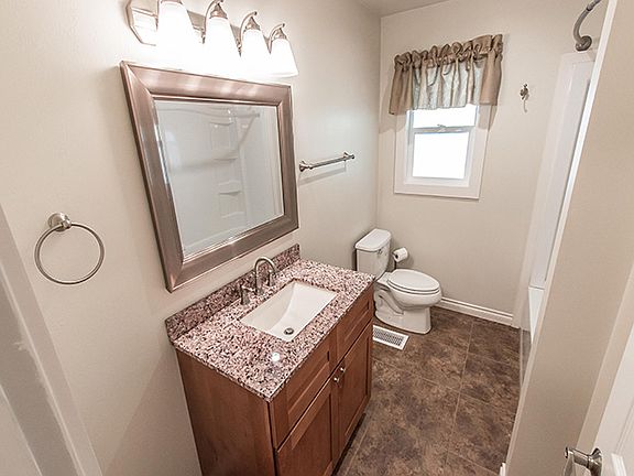 5th image of 21712 NE 58th St