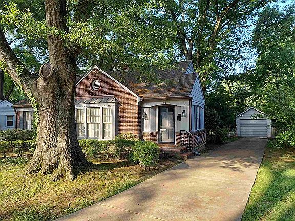 3rd image of 47 Ashlawn N