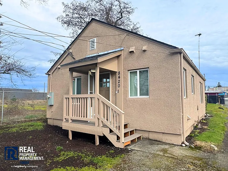 8420 1/2 S Tacoma Way #1 — Photo 1