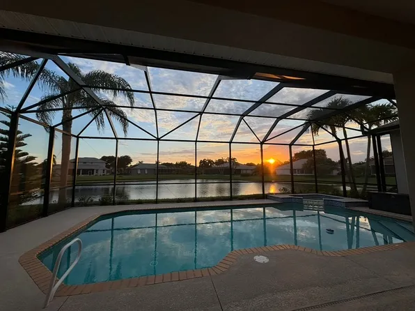 833 Woodbine Dr, Merritt Island, FL 32952