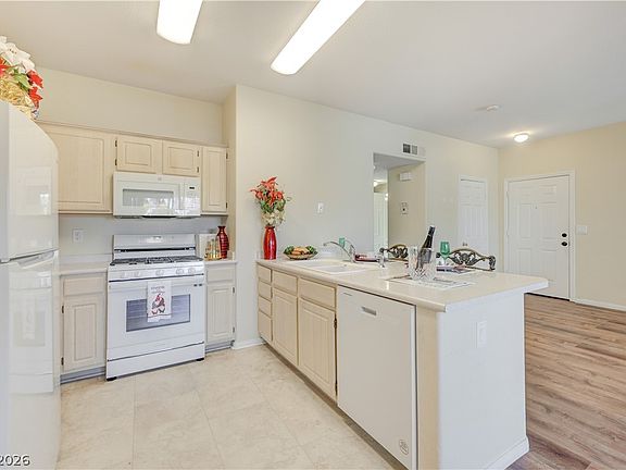 4th image of 855 N Stephanie St Unit 2711