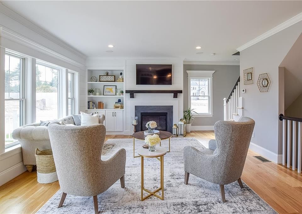 1 Mitchells Ln, Middletown, RI 02842 Zillow