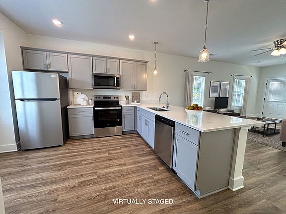 5th image of 215 Ruth St #7ada71f2c