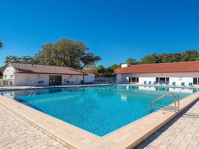 COMMUNITY POOL (FEES APPLY)