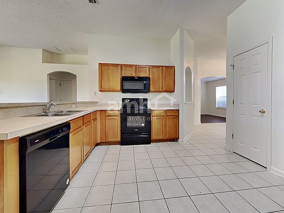 3rd image of 11740 Crooked River Rd