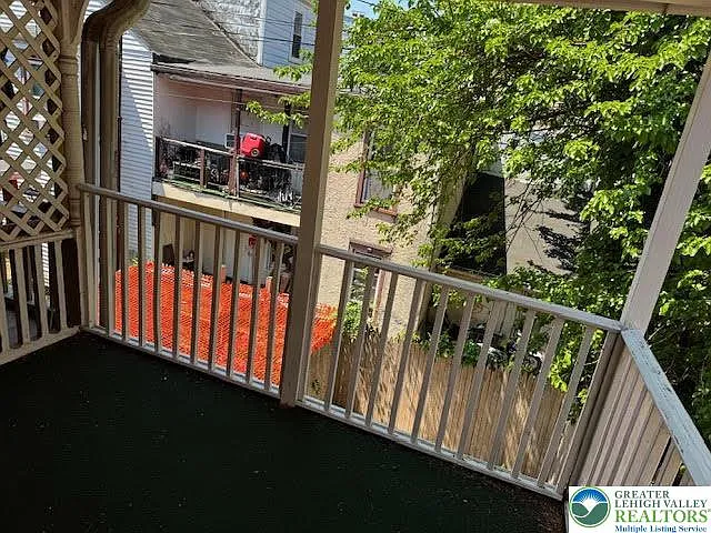 208 Ridge Ave — Photo 17
