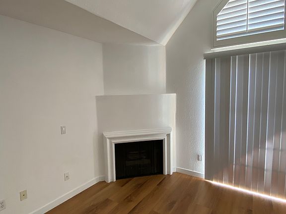 4th image of 11225 La Maida St APT 2