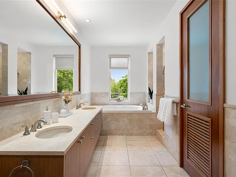500 Plantation Village Dr #3-208 — Photo 23