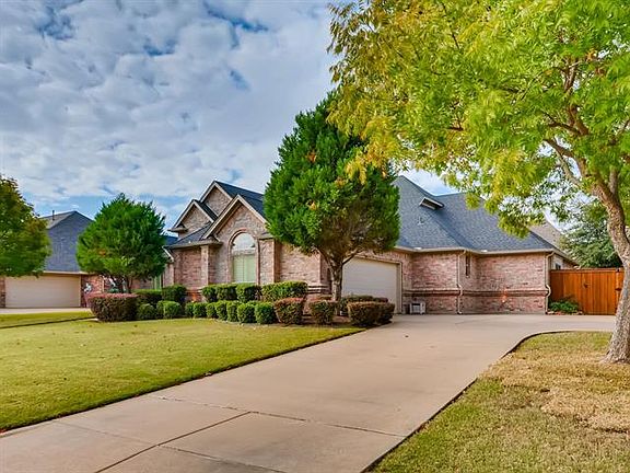 3rd image of 3406 Vista Lake Cir