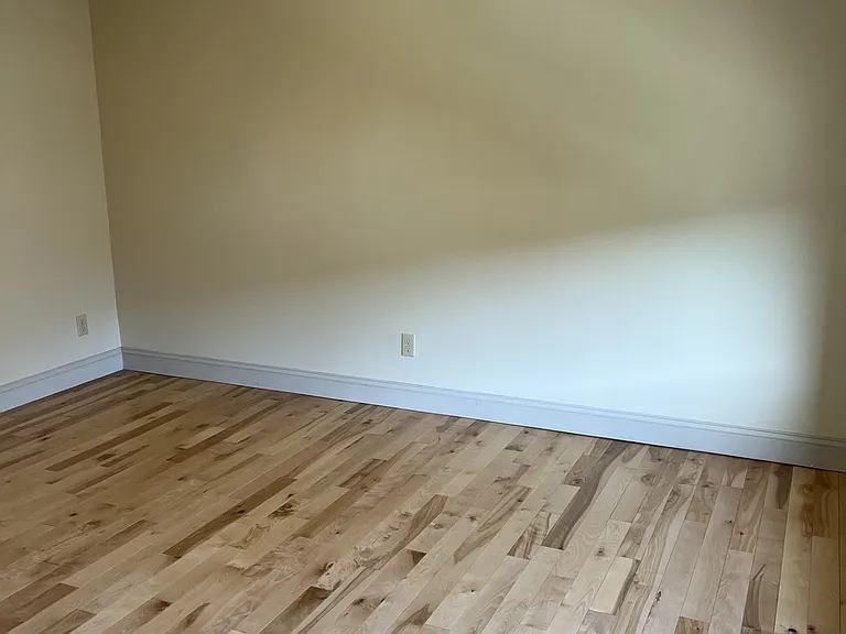 191 College St #402 — Photo 6