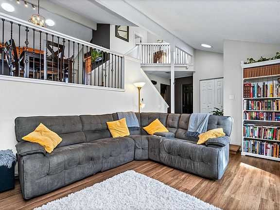4th image of 2331 Flora Dr