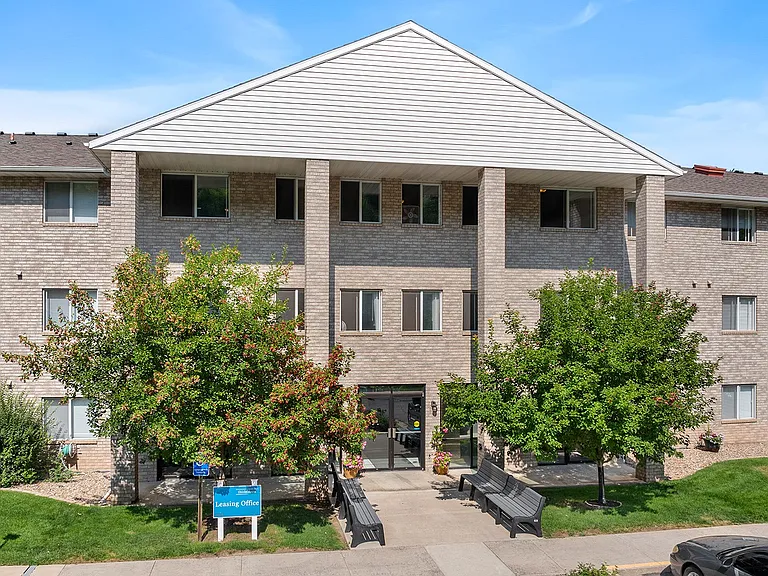 Alps Park Apartments — Photo 22
