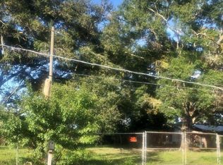 6028 Adamsville Rd, Gibsonton, FL 33534