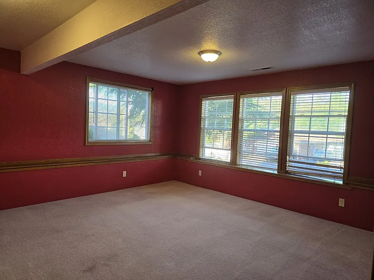 1335 NW Vallejo Dr — Photo 8