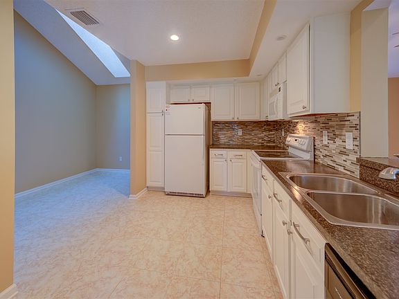 5th image of 14361 Courtney Woods Ln
