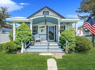 44 Willis Ave, Merrick, NY 11566