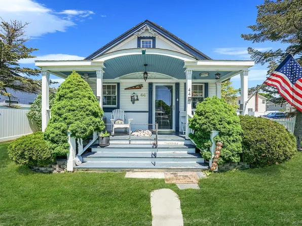 44 Willis Avenue, Merrick, NY 11566