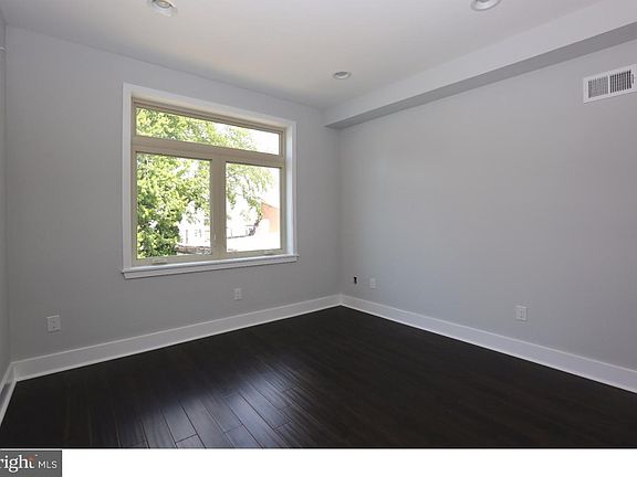 3rd image of 2127 E York St