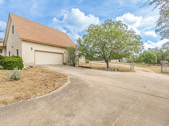 5th image of 15 Tall Oaks Trl