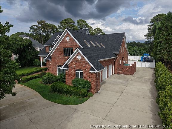 3rd image of 105 Great Oaks Dr
