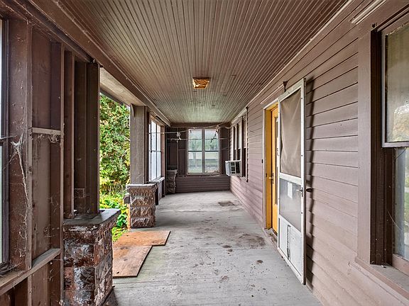 2nd image of 112 3rd St E