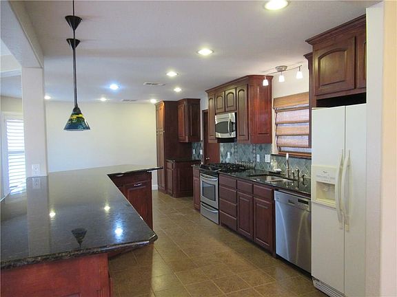 2nd image of 2424 Winona Dr