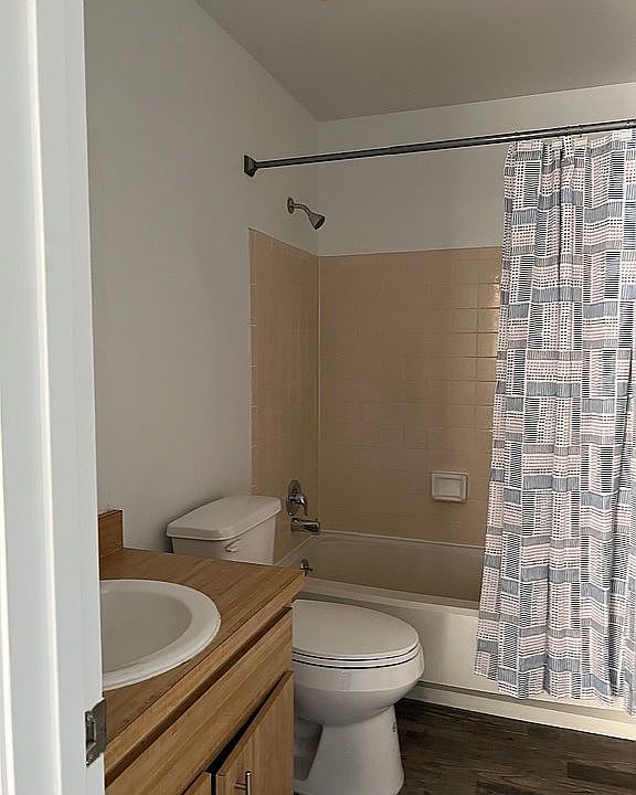1st image of 410 Altara Dr