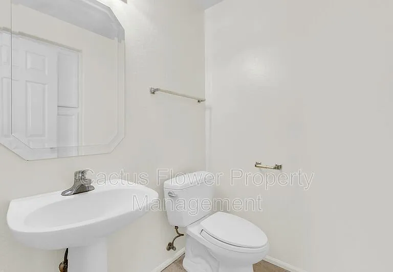 846 W Carob Dr — Photo 17