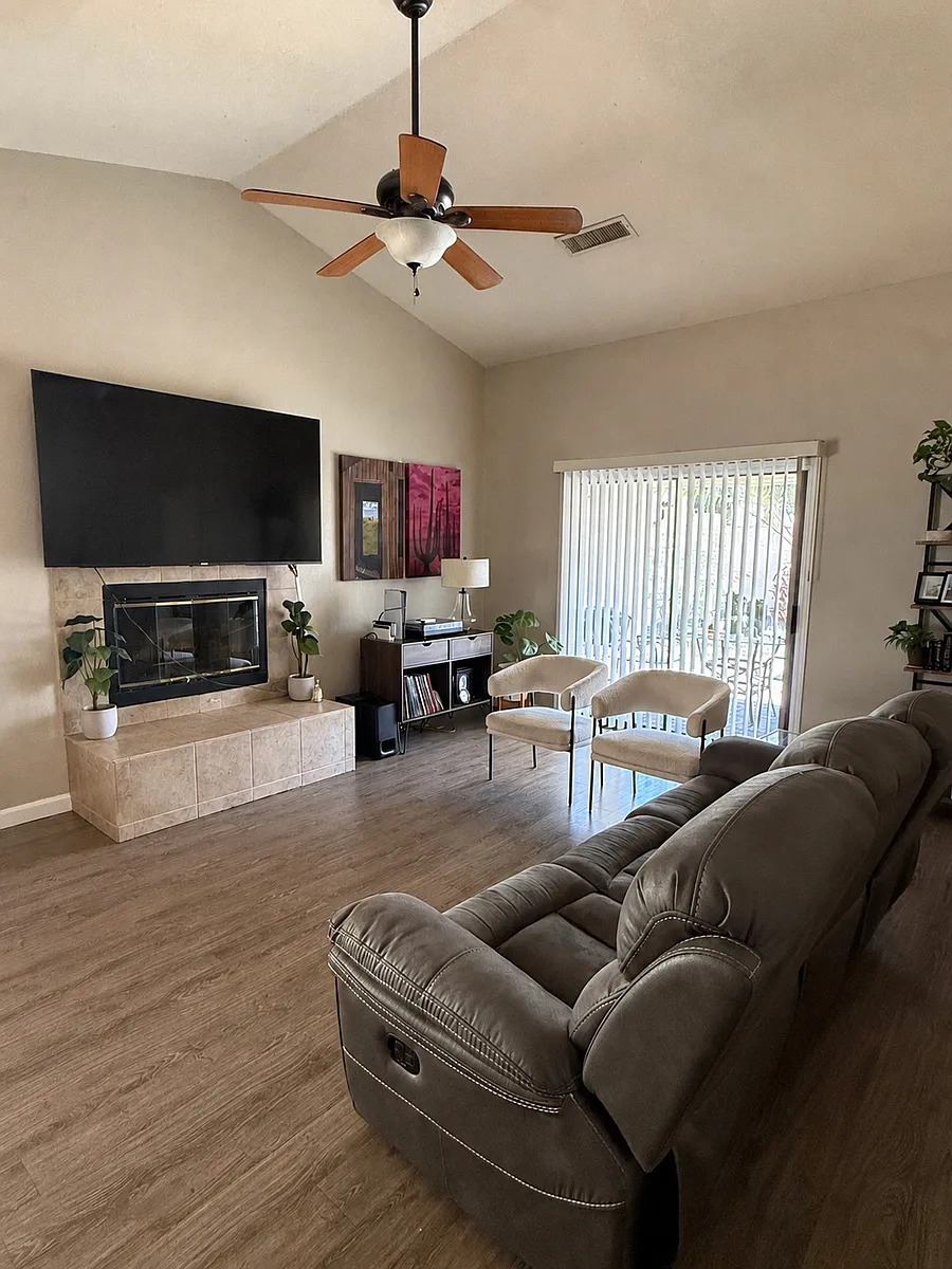 Building Photo - 11281 E Sunnyside Dr