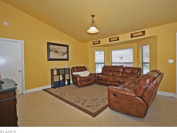 4th image of 1369 Merrimac Ave