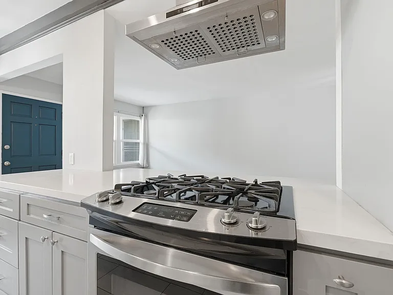 707 Pine St #5 — Photo 8