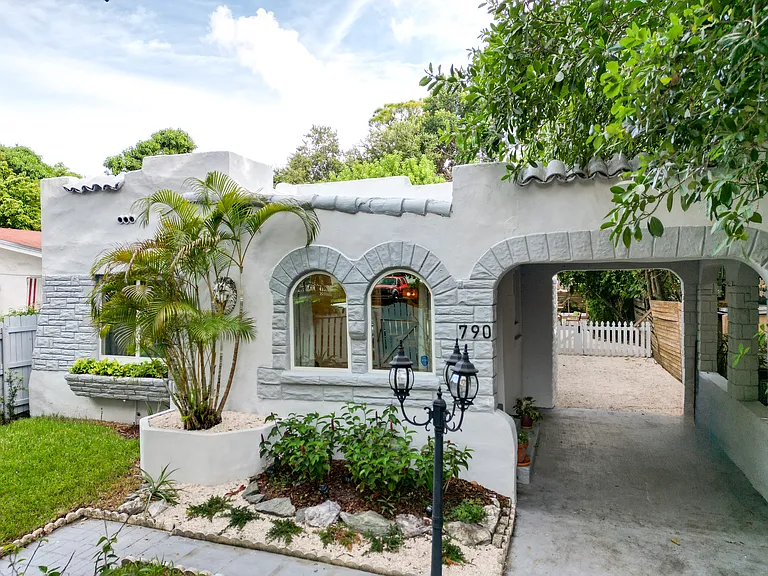 790 NW 51st St — Photo 2