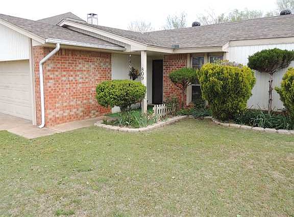 2nd image of 809 Teakwood Ave