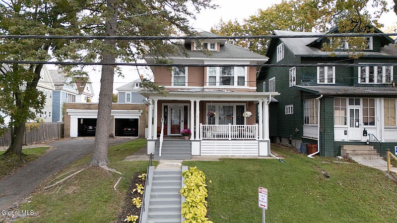 2nd image of 905 Myrtle Avenue