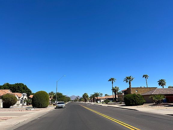 5th image of 5602 E Paradise Ln
