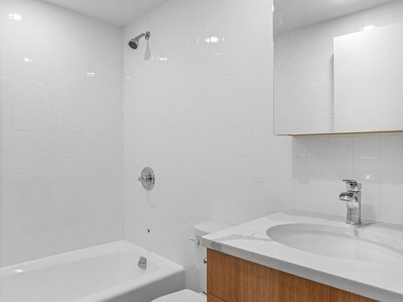 5th image of 128 E 10th St