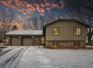 170 Northgate Ct, Chaska, MN 55318